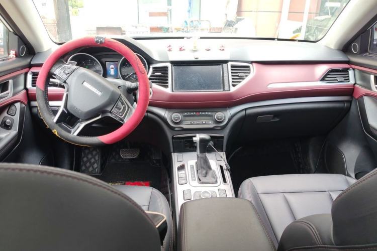 Used Haval H6 Coupe 2018 Red-Label 1.5T Automatic Two-Wheel Drive Ultra-Luxury Model Center Console