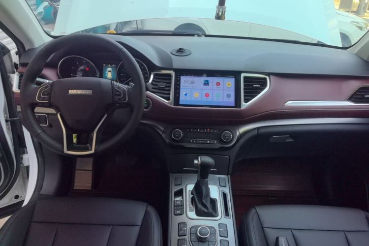 Used Haval H6 Coupe 2018 Red-Label 1.5T Automatic Two-Wheel Drive Luxury Model Center Console