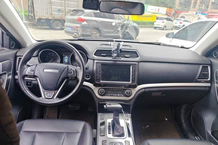 Used Haval H6 Coupe 2018 Blue Label 1.5T Automatic Two-Wheel Drive Luxury Model Center Console