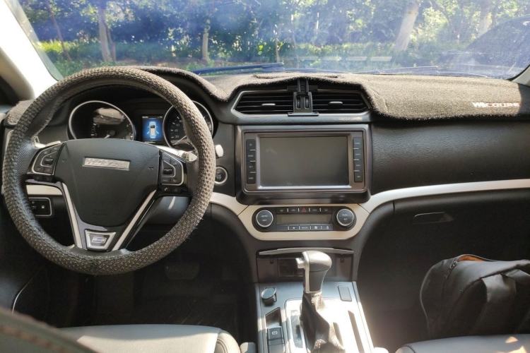 Used Haval H6 Coupe 2018 Blue Label 1.5T Automatic Two-Wheel Drive Luxury Model Center Console
