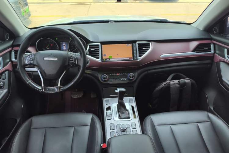 Used Haval H6 Coupe 2018 Red-Label 1.5T Automatic Two-Wheel Drive Ultra-Luxury Model Center Console