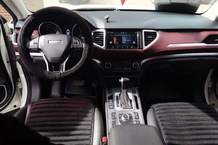 Used Haval H6 Coupe 2018 Red-Label 1.5T Automatic Two-Wheel Drive Ultra-Luxury Model Center Console