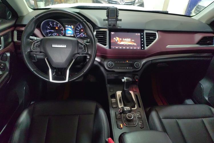 Used Haval H6 Coupe 2018 Red-Label 1.5T Automatic Two-Wheel Drive Ultra-Luxury Model Center Console