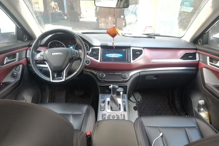 Used Haval H6 Coupe 2018 Red-Label 1.5T Automatic Two-Wheel Drive Ultra-Luxury Model Center Console