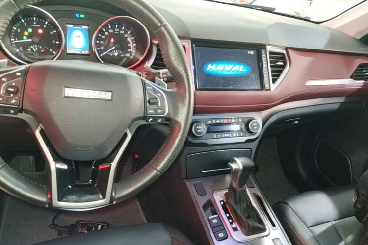 Used Haval H6 Coupe 2018 Red-Label 1.5T Automatic Two-Wheel Drive Ultra-Luxury Model Center Console