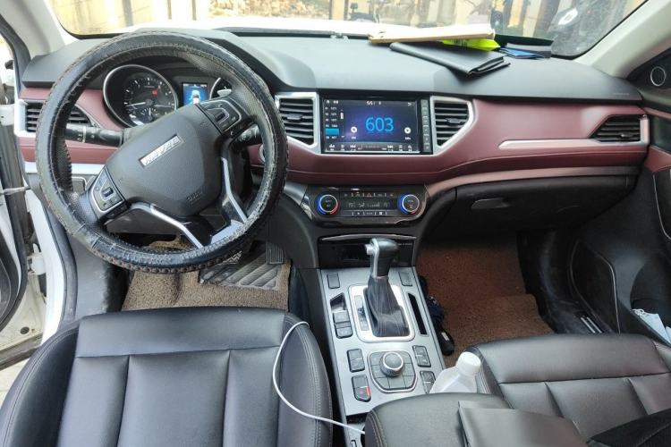 Used Haval H6 Coupe 2018 Red-Label 1.5T Automatic Two-Wheel Drive Ultra-Luxury Model Center Console