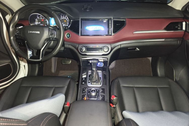 Used Haval H6 Coupe 2018 Red-Label 1.5T Automatic Two-Wheel Drive Luxury Model Center Console