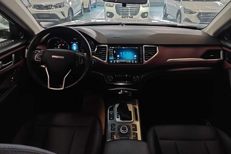 Used Haval H6 Coupe 2018 Red-Label 1.5T Automatic Two-Wheel Drive Luxury Model Center Console