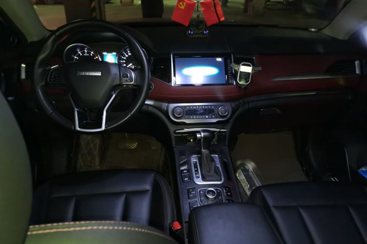 Used Haval H6 Coupe 2018 Red-Label 1.5T Automatic Two-Wheel Drive Ultra-Luxury Model Center Console