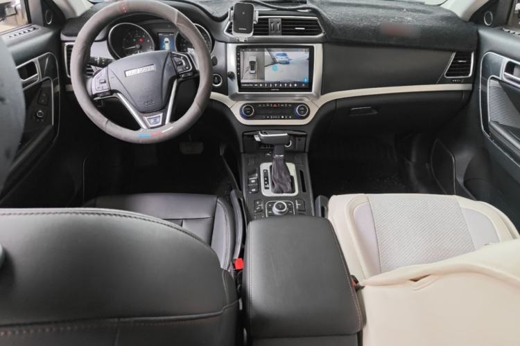 Used Haval H6 Coupe 2018 Blue Label 1.5T Automatic Two-Wheel Drive Luxury Model Center Console