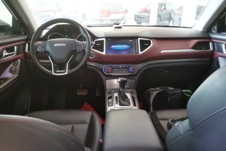 Used Haval H6 Coupe 2018 Red-Label 1.5T Automatic Two-Wheel Drive Ultra-Luxury Model Center Console