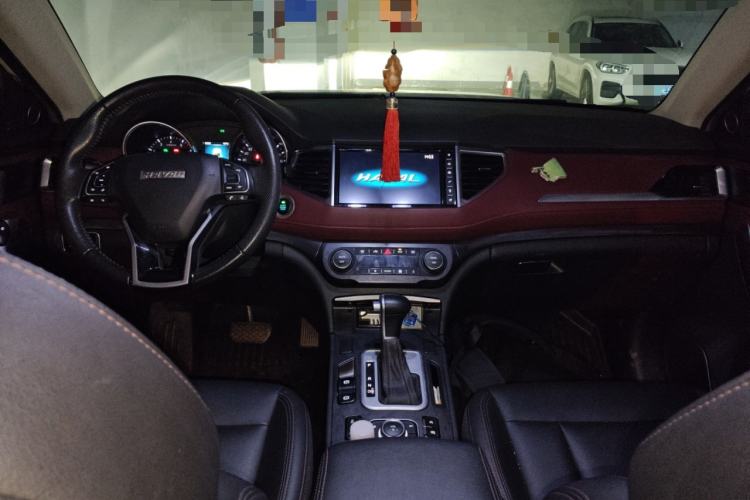 Used Haval H6 Coupe 2018 Red-Label 1.5T Automatic Two-Wheel Drive Luxury Model Center Console