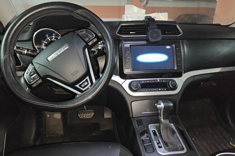 Used Haval H6 Coupe 2018 Blue Label 1.5T Automatic Two-Wheel Drive Ultra-Luxury Model Center Console