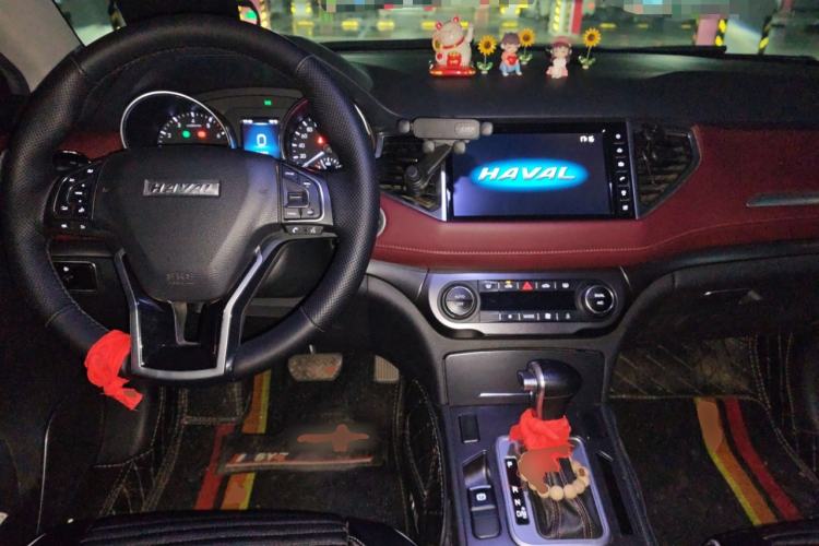 Used Haval H6 Coupe 2018 Red-Label 1.5T Automatic Two-Wheel Drive Ultra-Luxury Model Center Console