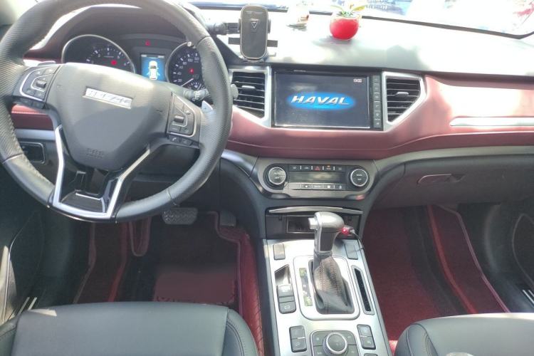 Used Haval H6 Coupe 2018 Red-Label 1.5T Automatic Two-Wheel Drive Ultra-Luxury Model Center Console