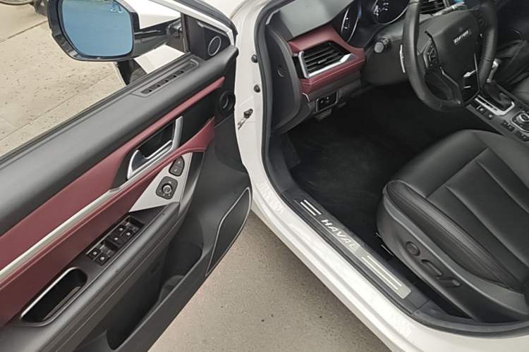 Used Haval H6 Coupe 2018 Red-Label 1.5T Automatic Two-Wheel Drive Ultra-Luxury Model Driver Seat