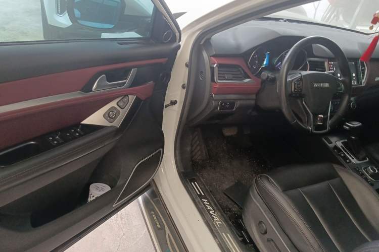Used Haval H6 Coupe 2018 Red-Label 1.5T Automatic Two-Wheel Drive Ultra-Luxury Model Driver Seat