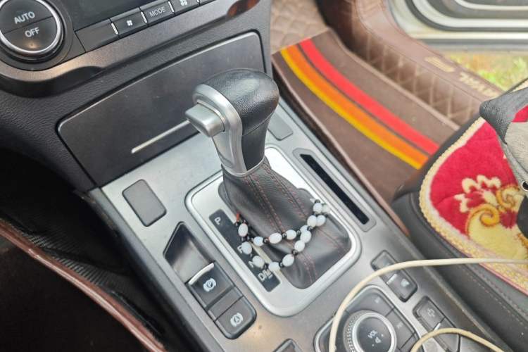 Used Haval H6 Coupe 2018 Red-Label 1.5T Automatic Two-Wheel Drive Ultra-Luxury Model Gear Lever