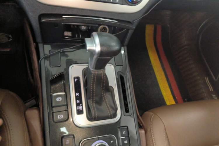 Used Haval H6 Coupe 2018 Blue Label 1.5T Automatic Two-Wheel Drive Ultra-Luxury Model Gear Lever