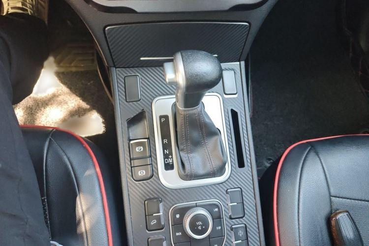 Used Haval H6 Coupe 2018 Red-Label 1.5T Automatic Two-Wheel Drive Luxury Model Gear Lever