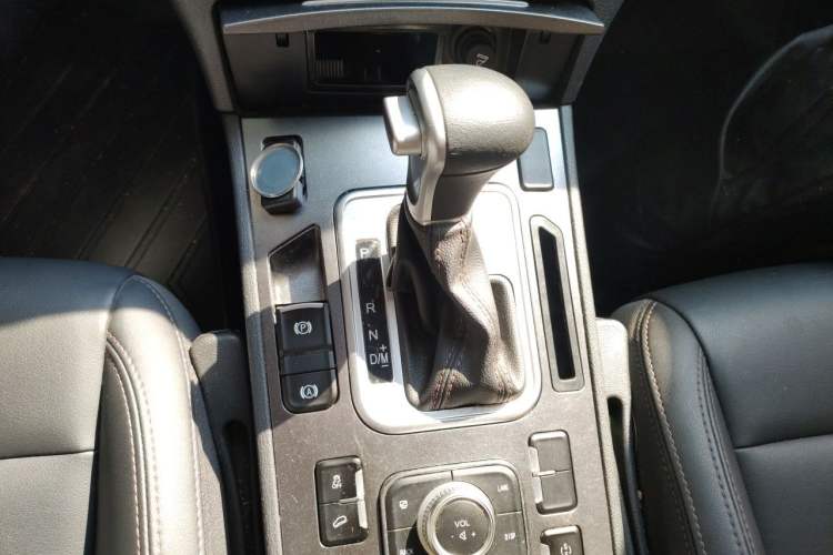 Used Haval H6 Coupe 2018 Blue Label 1.5T Automatic Two-Wheel Drive Luxury Model Gear Lever