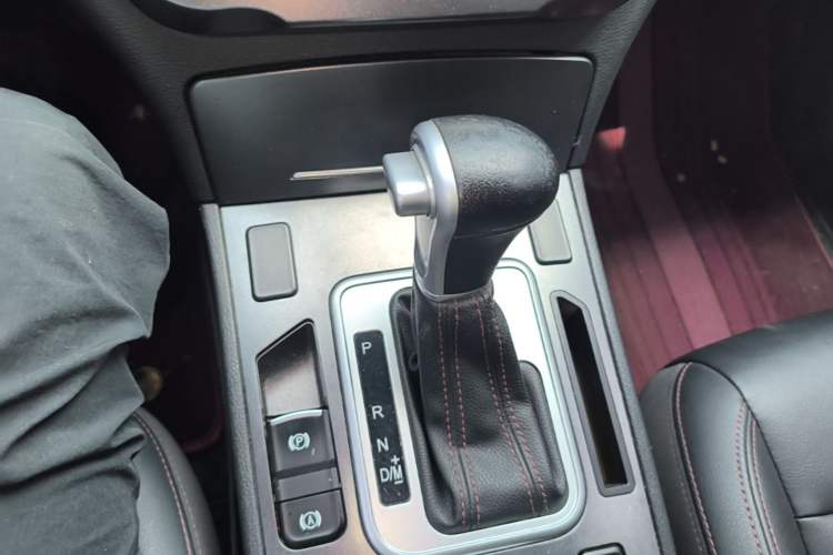 Used Haval H6 Coupe 2018 Red-Label 1.5T Automatic Two-Wheel Drive Ultra-Luxury Model Gear Lever