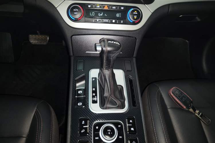 Used Haval H6 Coupe 2018 Blue Label 1.5T Automatic Two-Wheel Drive Ultra-Luxury Model Gear Lever