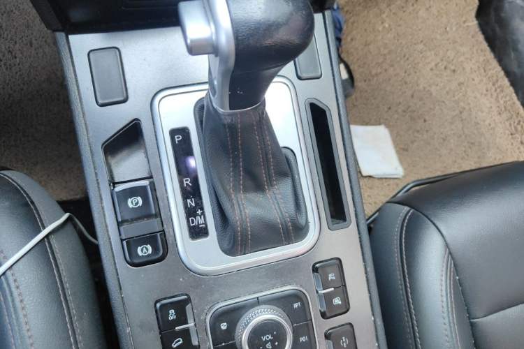 Used Haval H6 Coupe 2018 Red-Label 1.5T Automatic Two-Wheel Drive Ultra-Luxury Model Gear Lever