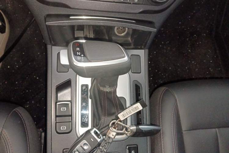 Used Haval H6 Coupe 2018 Red-Label 1.5T Automatic Two-Wheel Drive Ultra-Luxury Model Gear Lever