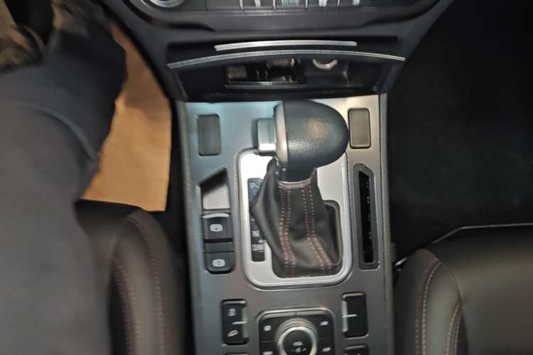Used Haval H6 Coupe 2018 Red-Label 1.5T Automatic Two-Wheel Drive Luxury Model Gear Lever