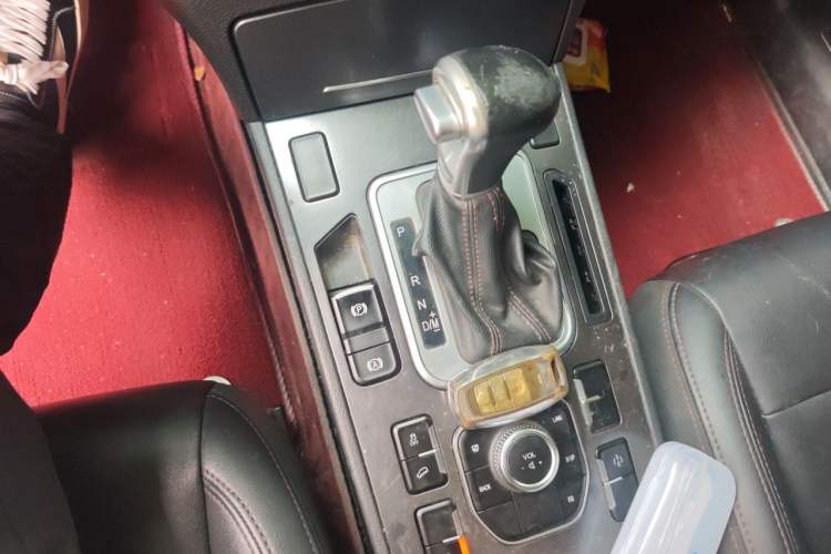 Used Haval H6 Coupe 2018 Red-Label 1.5T Automatic Two-Wheel Drive Luxury Model Gear Lever