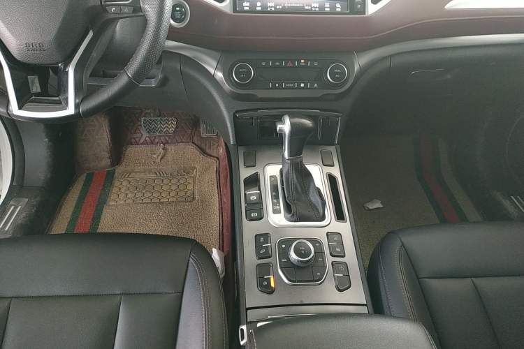 Used Haval H6 Coupe 2018 Red-Label 1.5T Automatic Two-Wheel Drive Ultra-Luxury Model Gear Lever