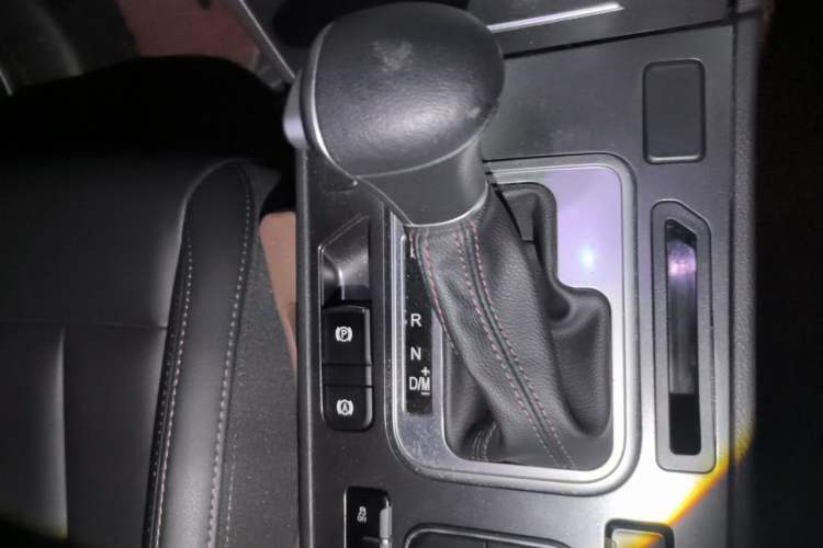 Used Haval H6 Coupe 2018 Blue Label 1.5T Automatic Two-Wheel Drive Ultra-Luxury Model Gear Lever