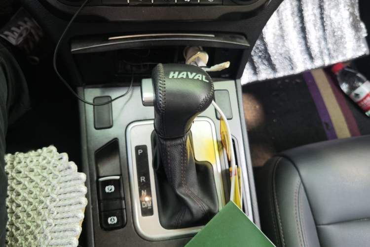Used Haval H6 Coupe 2018 Red-Label 1.5T Automatic Two-Wheel Drive Ultra-Luxury Model Gear Lever