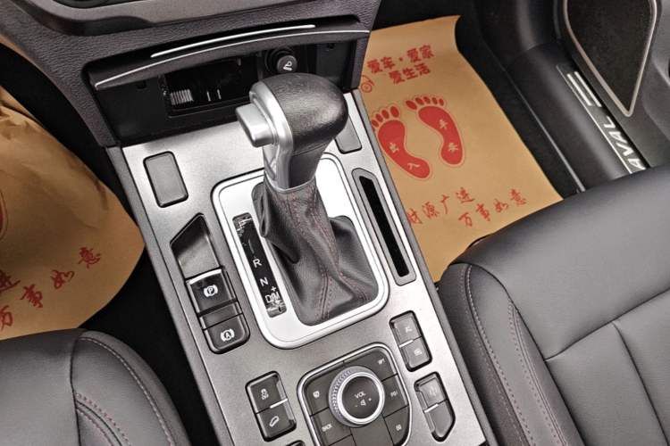 Used Haval H6 Coupe 2018 Red-Label 1.5T Automatic Two-Wheel Drive Ultra-Luxury Model Gear Lever