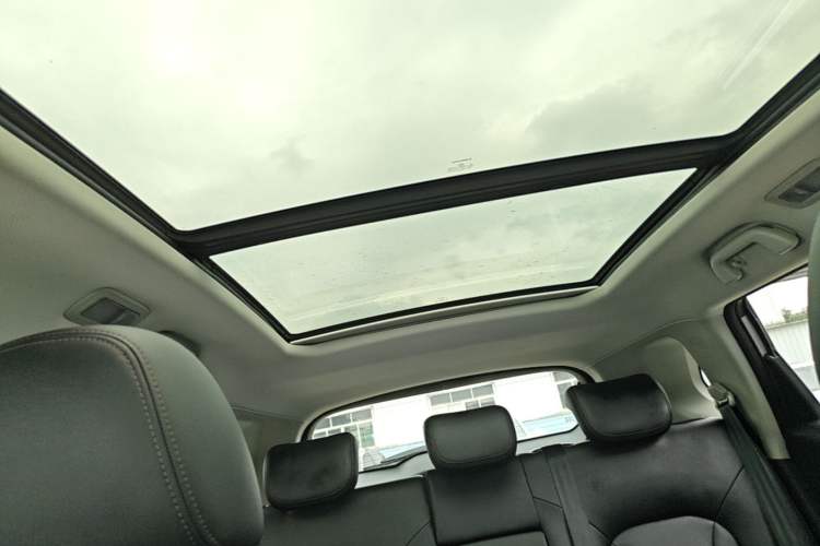 Used Haval H6 Coupe 2018 Red-Label 1.5T Automatic Two-Wheel Drive Ultra-Luxury Model Headliner