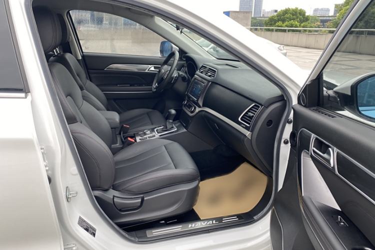 Used Haval H6 Coupe 2018 Blue Label 1.5T Automatic Two-Wheel Drive Luxury Model Interior 8