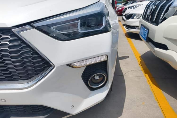 Used Haval H6 Coupe 2018 Red-Label 1.5T Automatic Two-Wheel Drive Ultra-Luxury Model Left Front Headlight