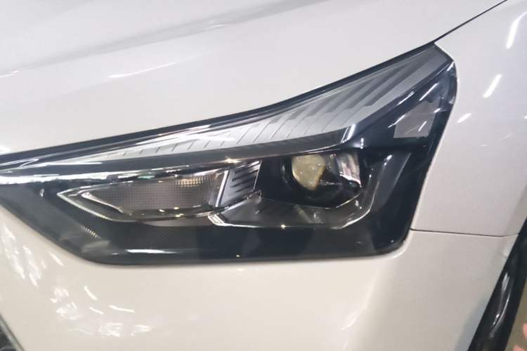 Used Haval H6 Coupe 2018 Red-Label 1.5T Automatic Two-Wheel Drive Luxury Model Left Front Headlight