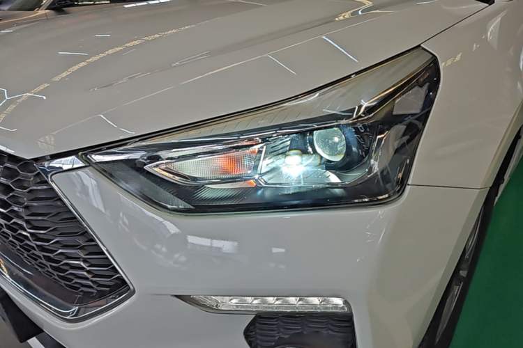 Used Haval H6 Coupe 2018 Red-Label 1.5T Automatic Two-Wheel Drive Luxury Model Left Front Headlight