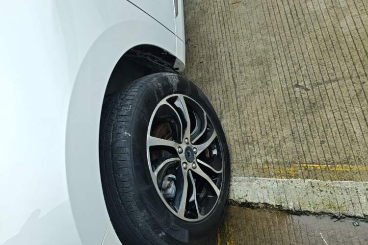 Used Haval H6 Coupe 2018 Red-Label 1.5T Automatic Two-Wheel Drive Ultra-Luxury Model Left Front Wheel Hub