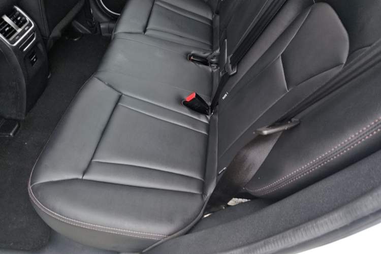 Used Haval H6 Coupe 2018 Red-Label 1.5T Automatic Two-Wheel Drive Ultra-Luxury Model Left Rear Seat