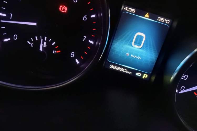 Used Haval H6 Coupe 2018 Red-Label 1.5T Automatic Two-Wheel Drive Luxury Model Odometer Close Up