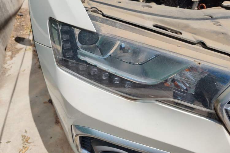 Used Haval H6 Coupe 2018 Blue Label 1.5T Automatic Two-Wheel Drive Luxury Model Right Front Headlight