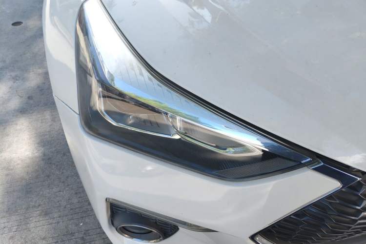 Used Haval H6 Coupe 2018 Red-Label 1.5T Automatic Two-Wheel Drive Ultra-Luxury Model Right Front Headlight