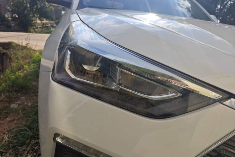 Used Haval H6 Coupe 2018 Red-Label 1.5T Automatic Two-Wheel Drive Ultra-Luxury Model Right Front Headlight