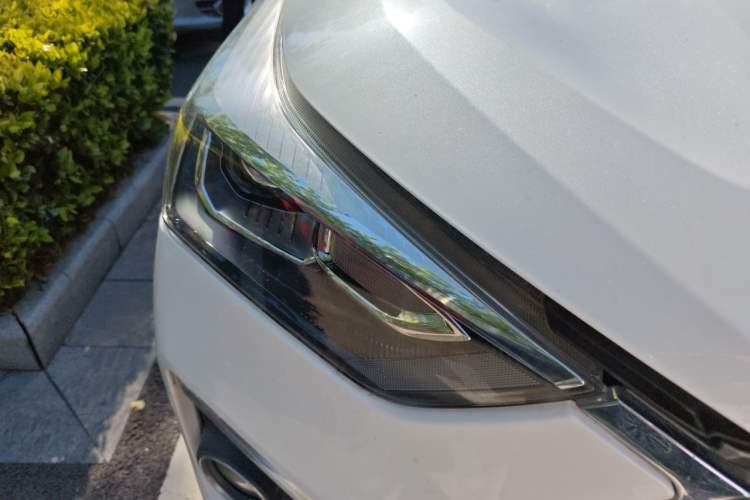 Used Haval H6 Coupe 2018 Red-Label 1.5T Automatic Two-Wheel Drive Ultra-Luxury Model Right Front Headlight