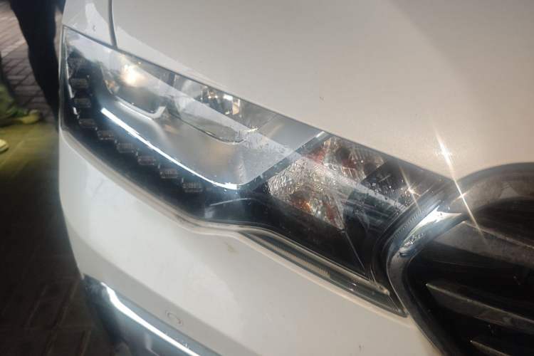 Used Haval H6 Coupe 2018 Blue Label 1.5T Automatic Two-Wheel Drive Ultra-Luxury Model Right Front Headlight