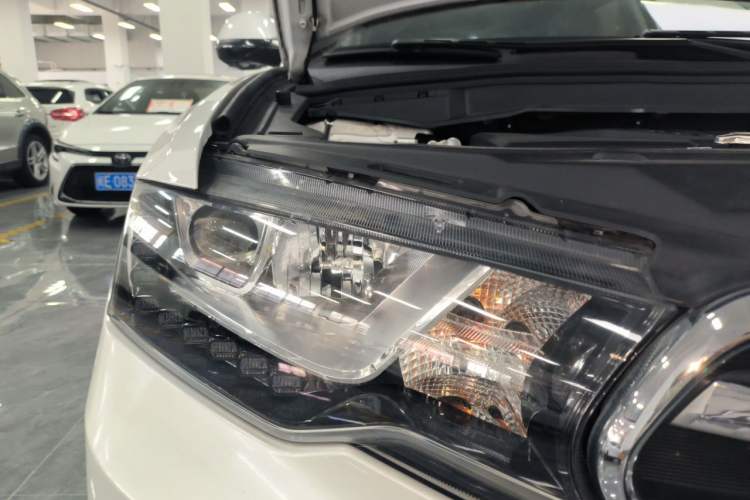 Used Haval H6 Coupe 2018 Blue Label 1.5T Automatic Two-Wheel Drive Ultra-Luxury Model Right Front Headlight