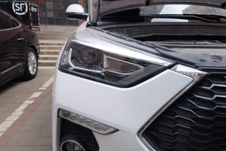 Used Haval H6 Coupe 2018 Red-Label 1.5T Automatic Two-Wheel Drive Ultra-Luxury Model Right Front Headlight